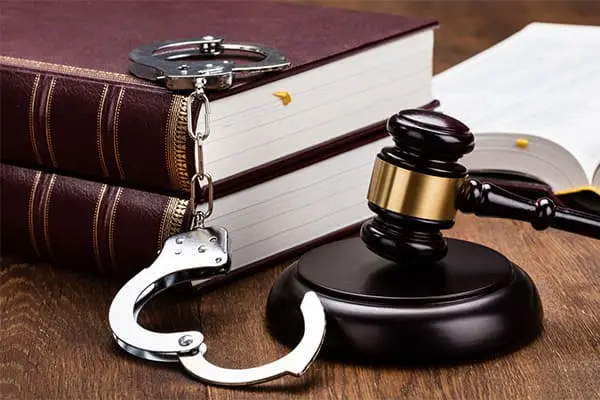 Услуги адвоката по уголовным делам